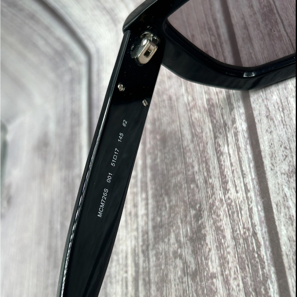 SOLD❤️ MCM 726S Sunglasses Black/ Dark Brown 🆕LIKE NEW🆕 - Picture 11 of 14